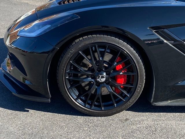 Used 2016 Chevrolet Corvette Stingray Coupe w/ Carbon Flash Badge Package RWD image 9