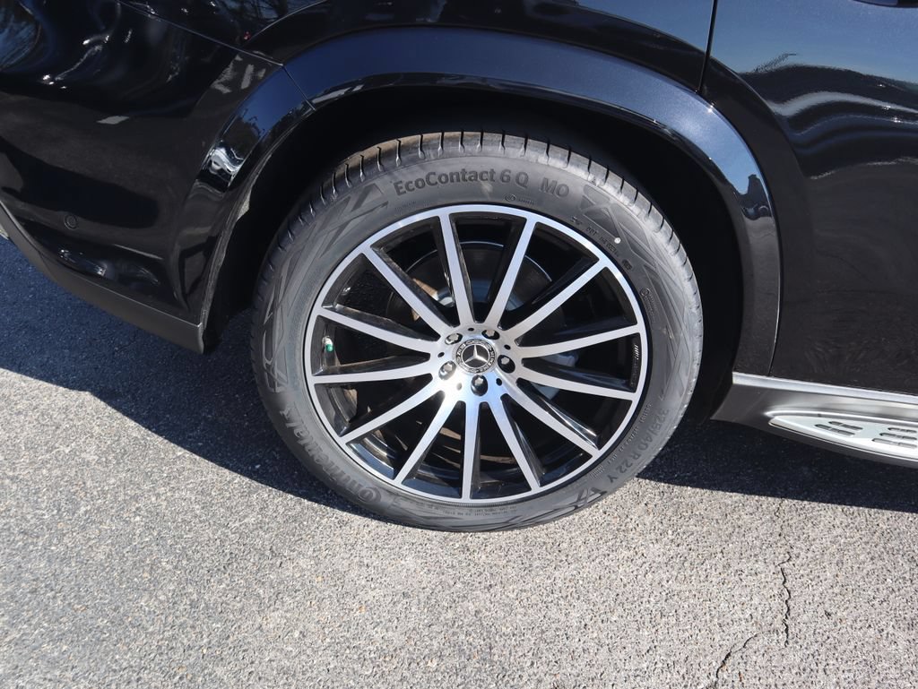 Used 2025 Mercedes-Benz GLS 580 4MATIC image 5