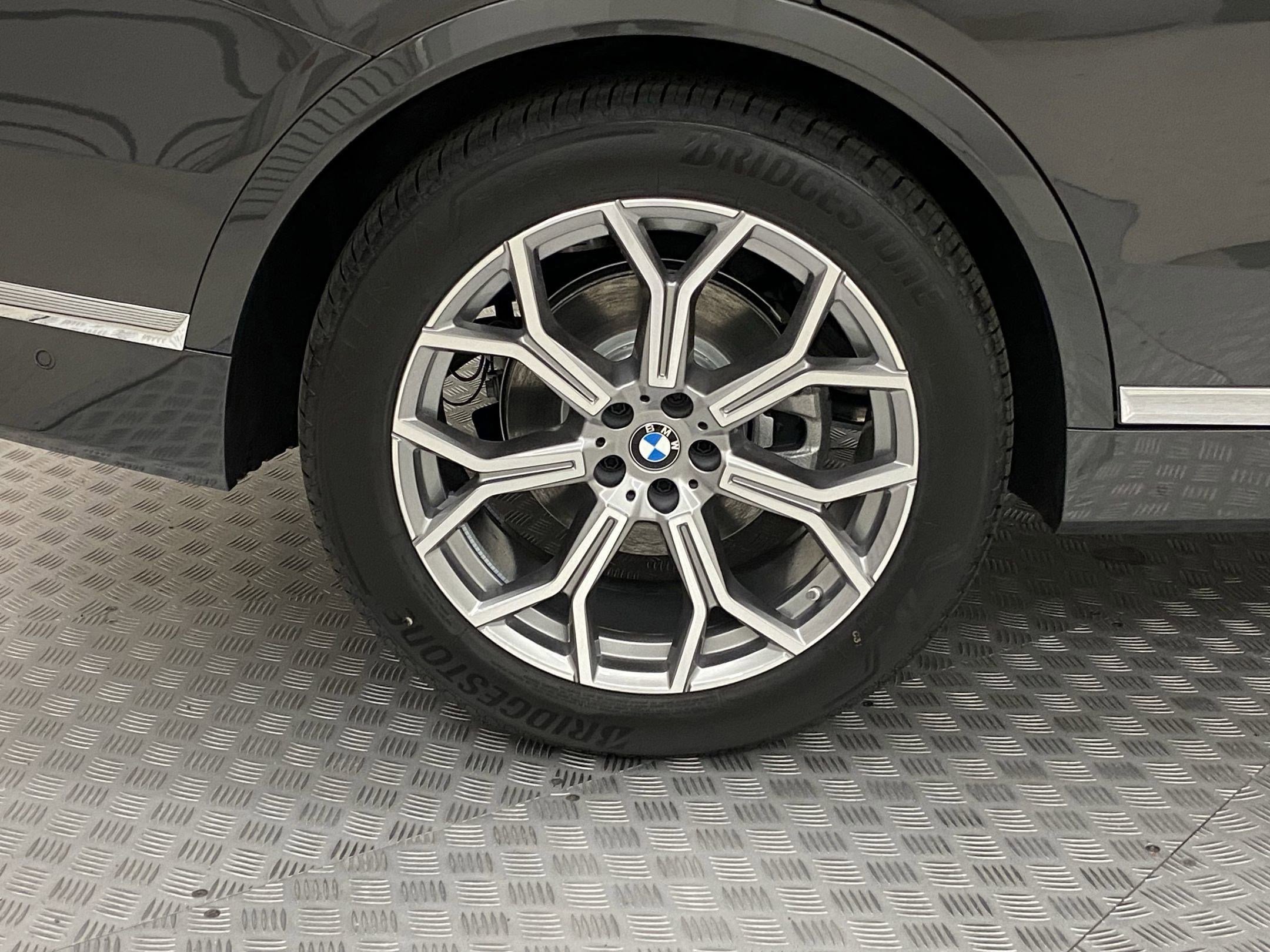 Used 2026 BMW X7 xDrive40i w/ Premium Package image 10