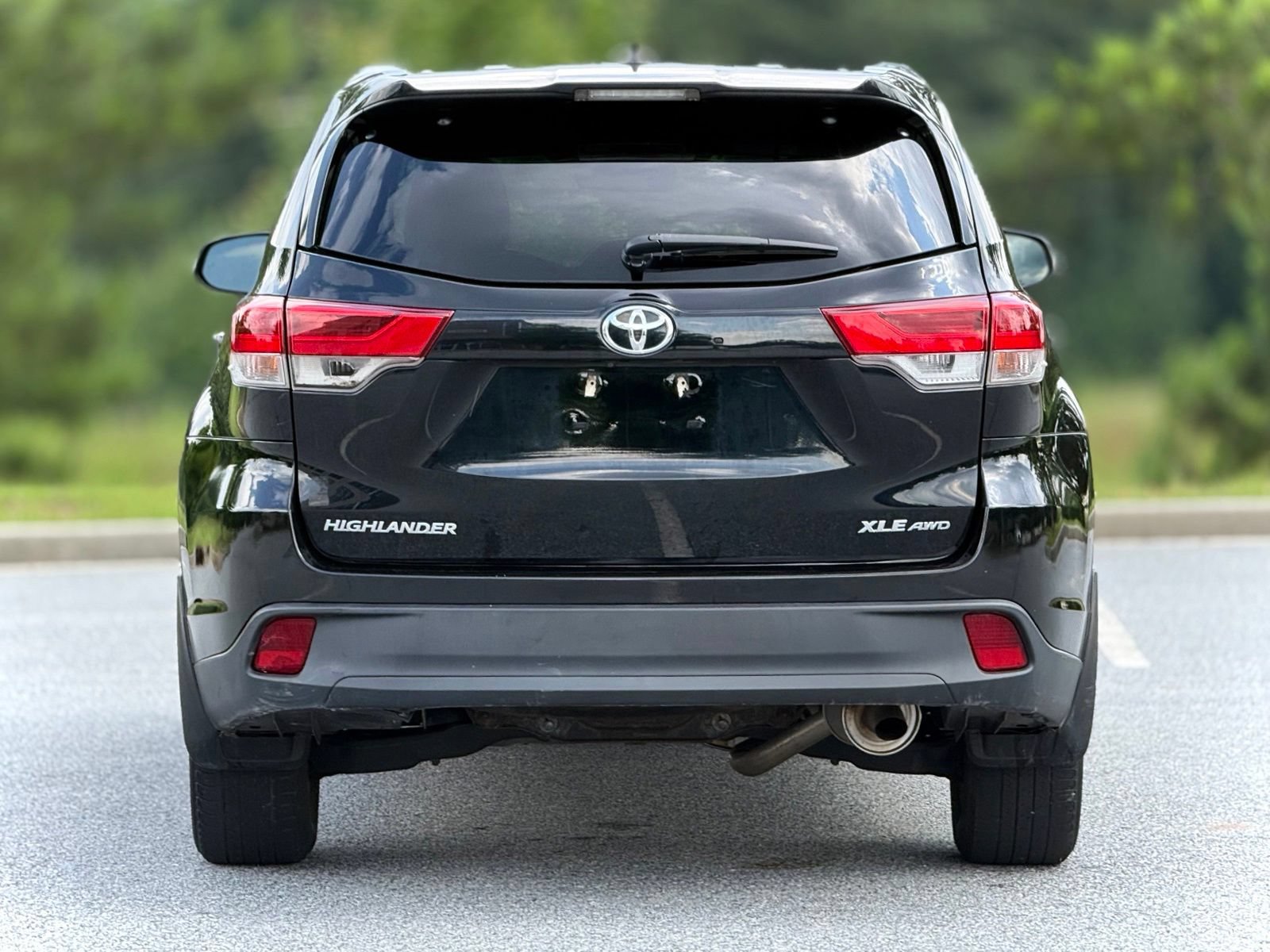 Used 2019 Toyota Highlander XLE AWD/4WD image 6