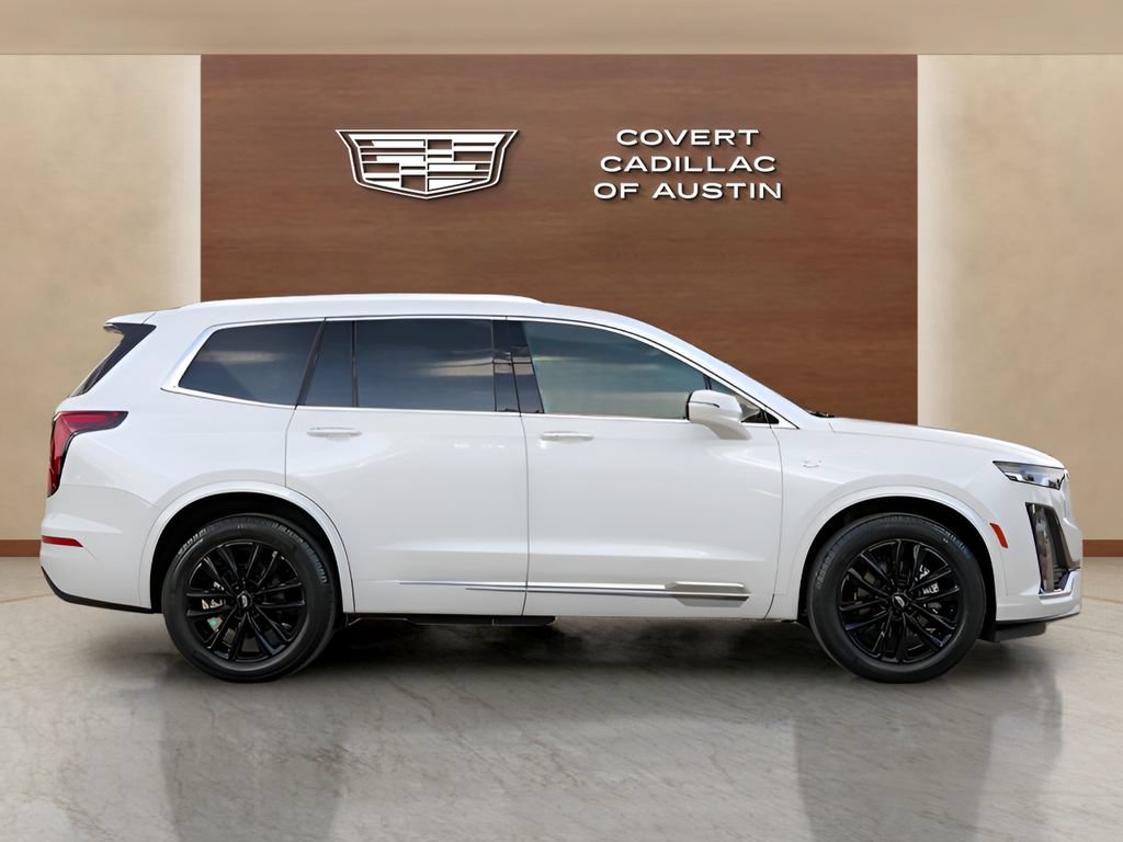 Used 2025 Cadillac XT6 Luxury w/ LPO, Bronce Accent Package FWD image 5