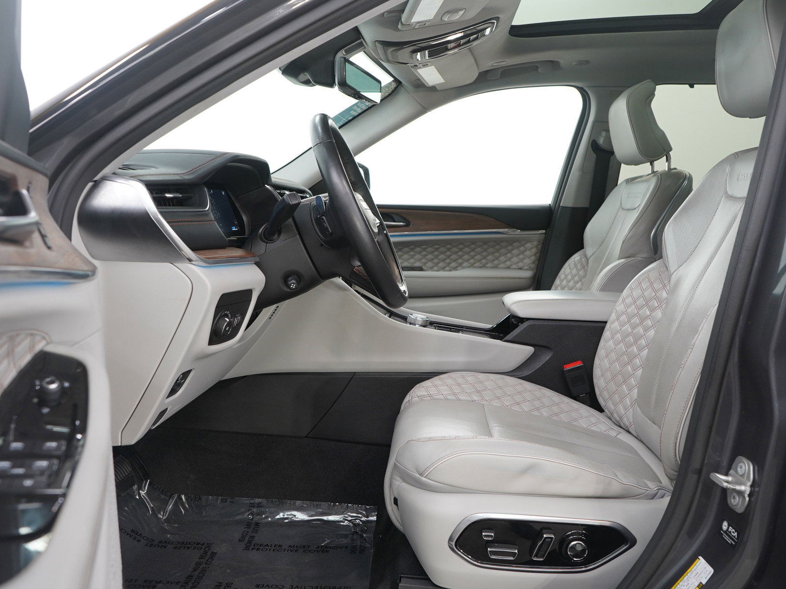 Used 2021 Jeep Grand Cherokee L Summit w/ Advanced Protech Group IV image 23