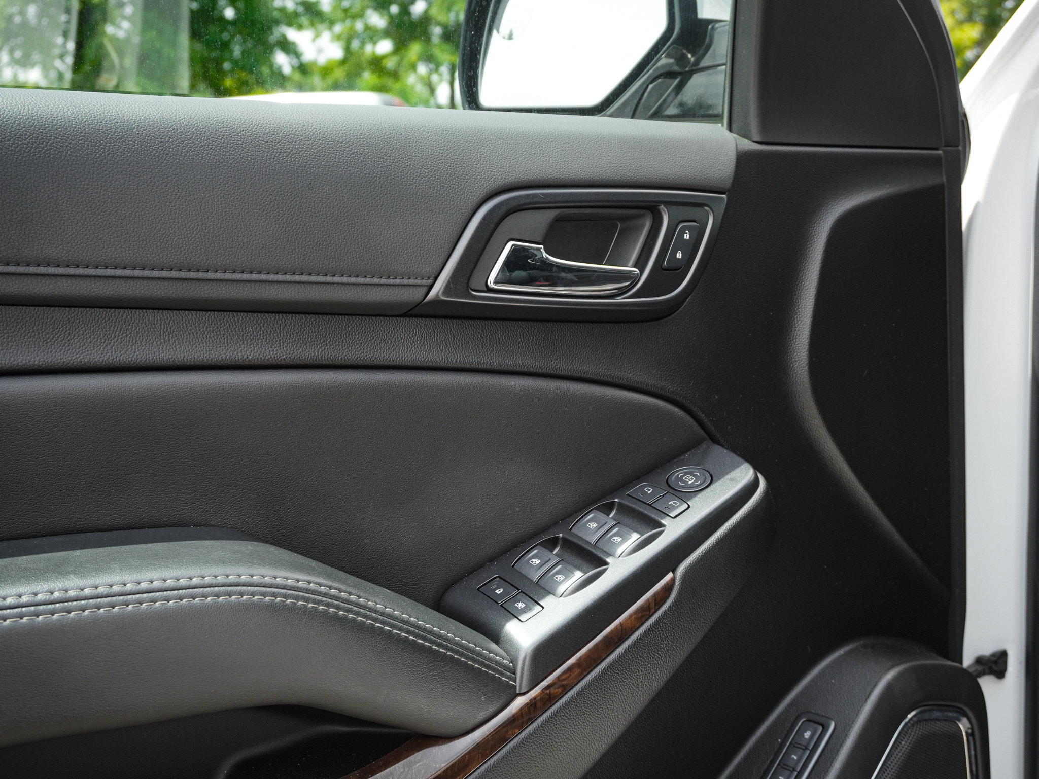 Used 2020 Chevrolet Tahoe LT AWD/4WD image 16