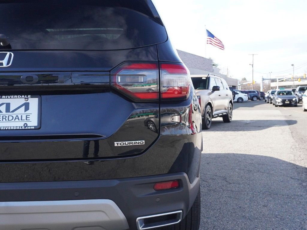 Used 2025 Honda Pilot Touring image 18