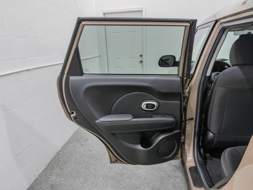 Used 2014 Kia Soul FWD image 13
