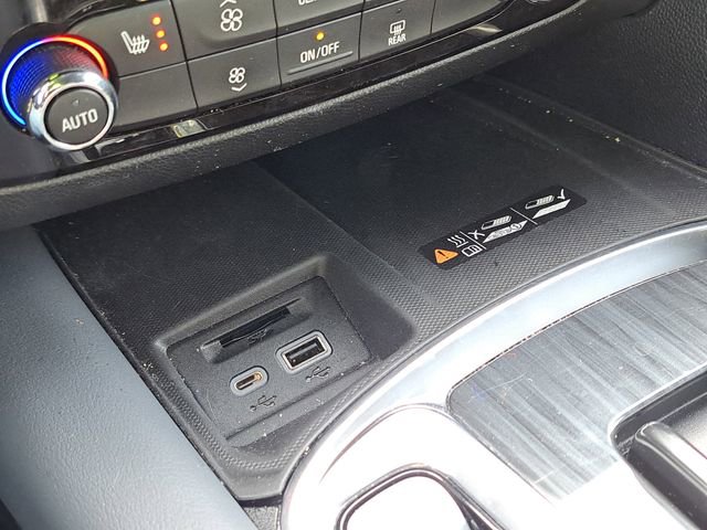 Used 2023 Buick Enclave Essence image 25