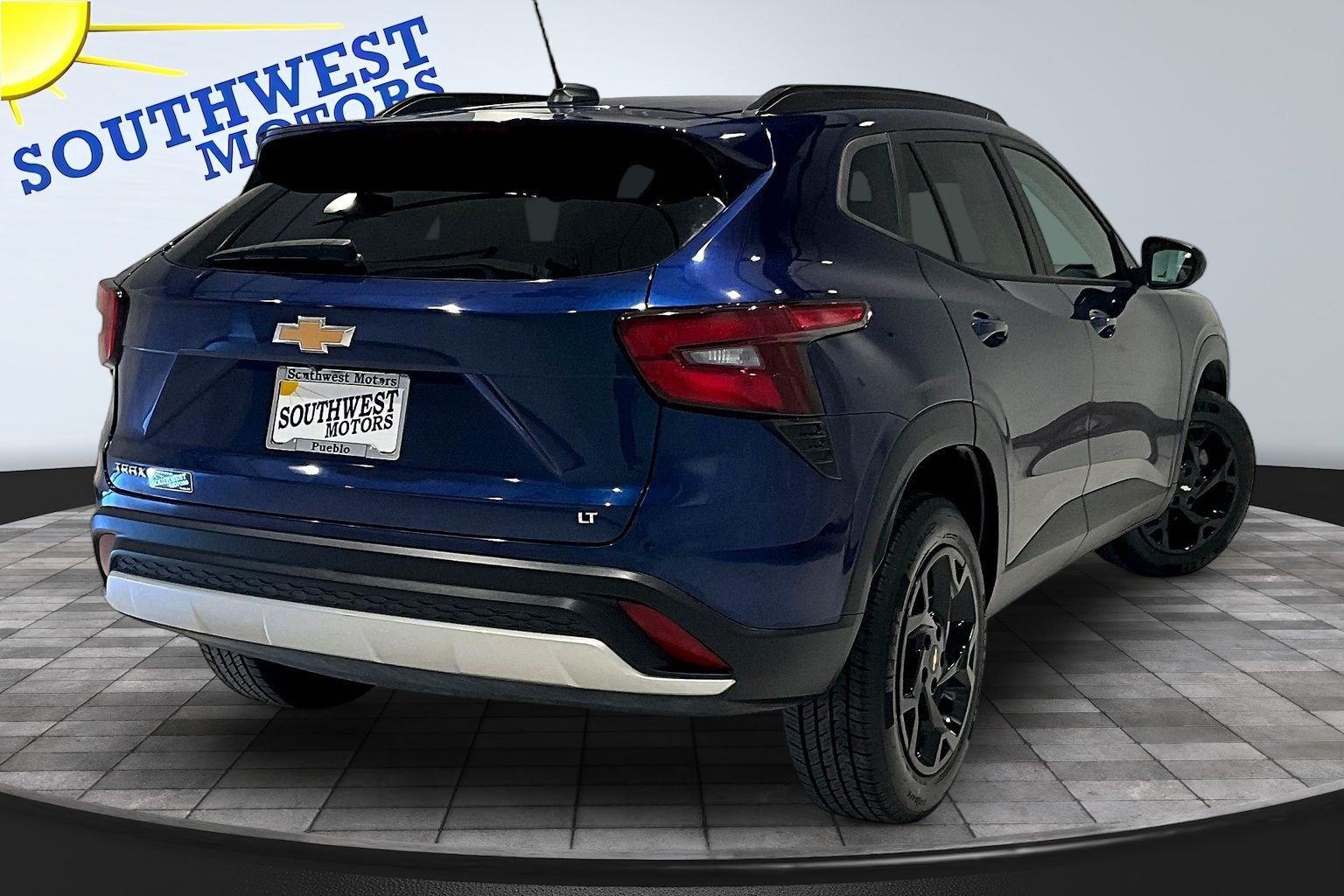Used 2024 Chevrolet Trax LT w/ Driver Confidence Package FWD image 7
