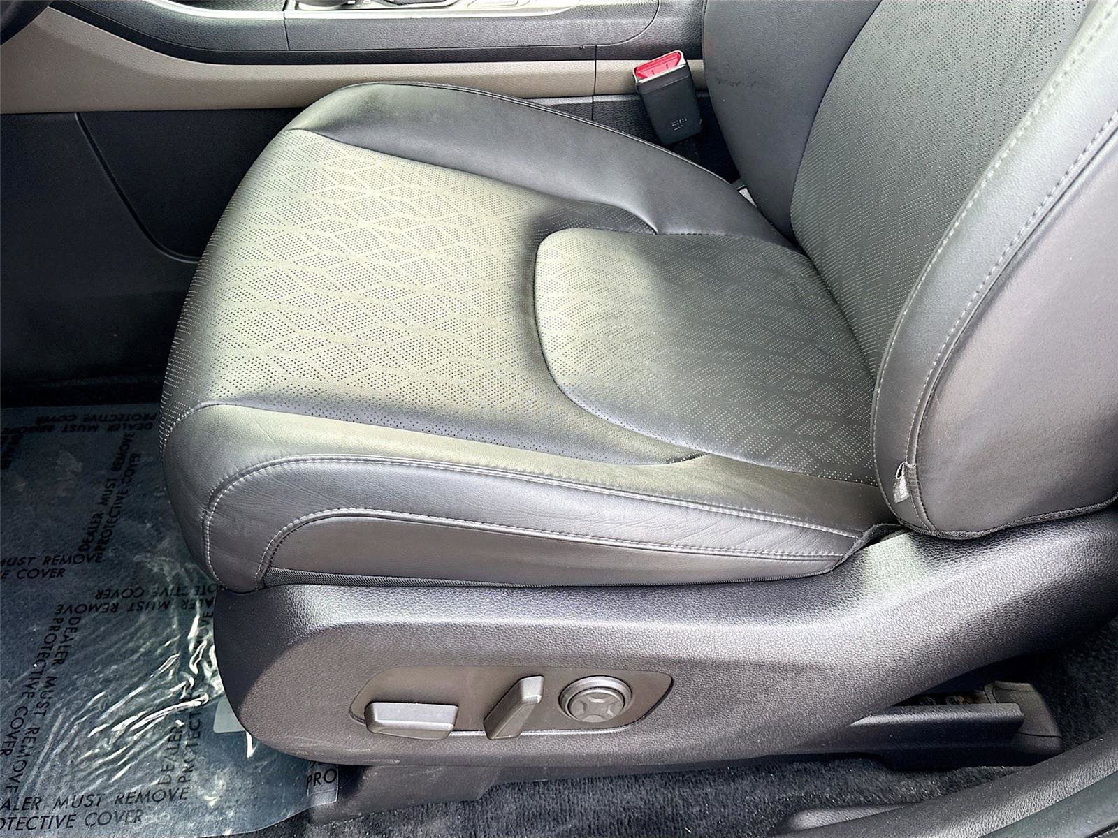 Used 2025 Kia Carnival image 19