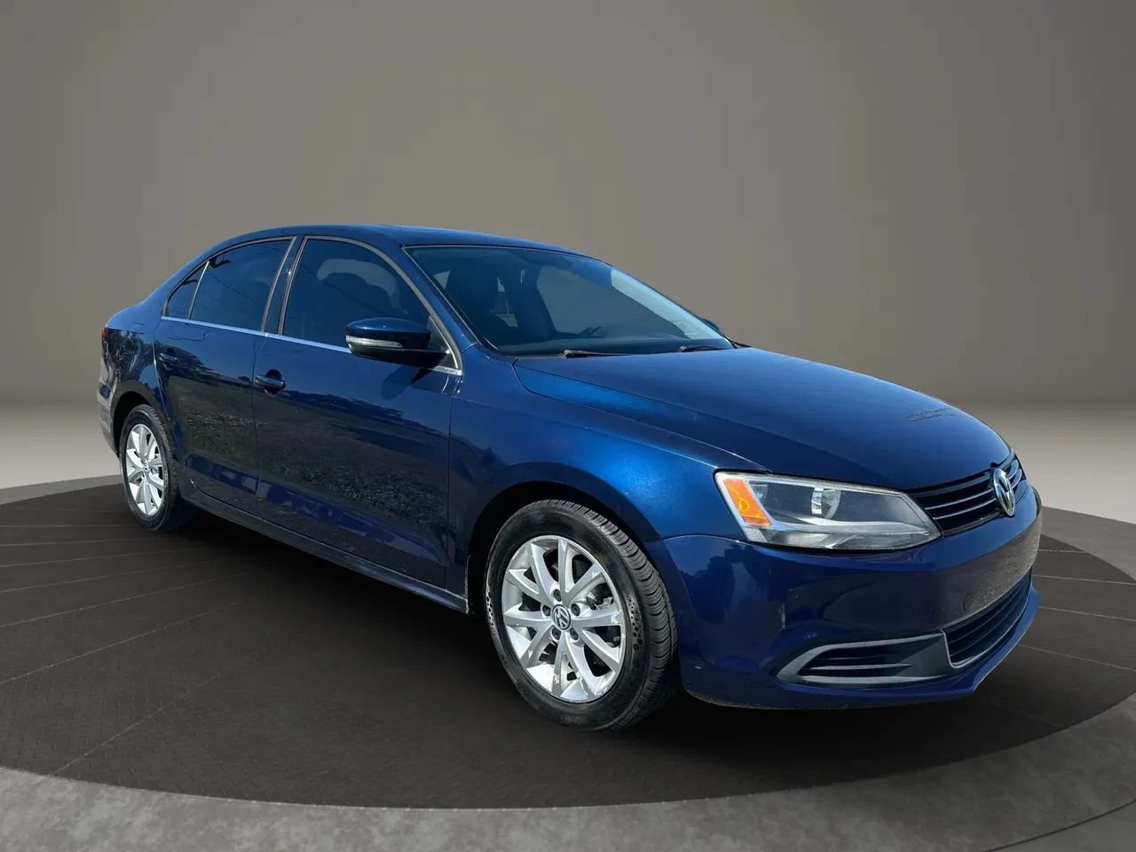 Used 2014 Volkswagen Jetta SE FWD image 2