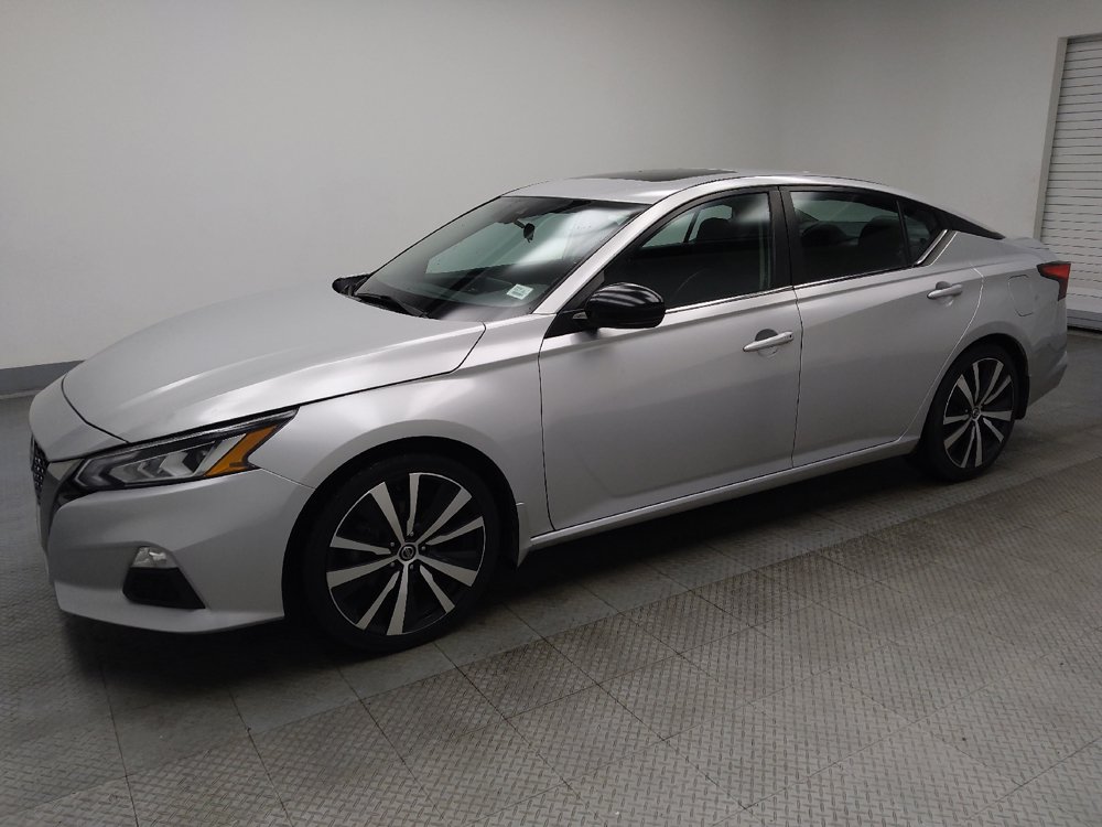 Used 2020 Nissan Altima 2.5 SR w/ Premium Package FWD image 2