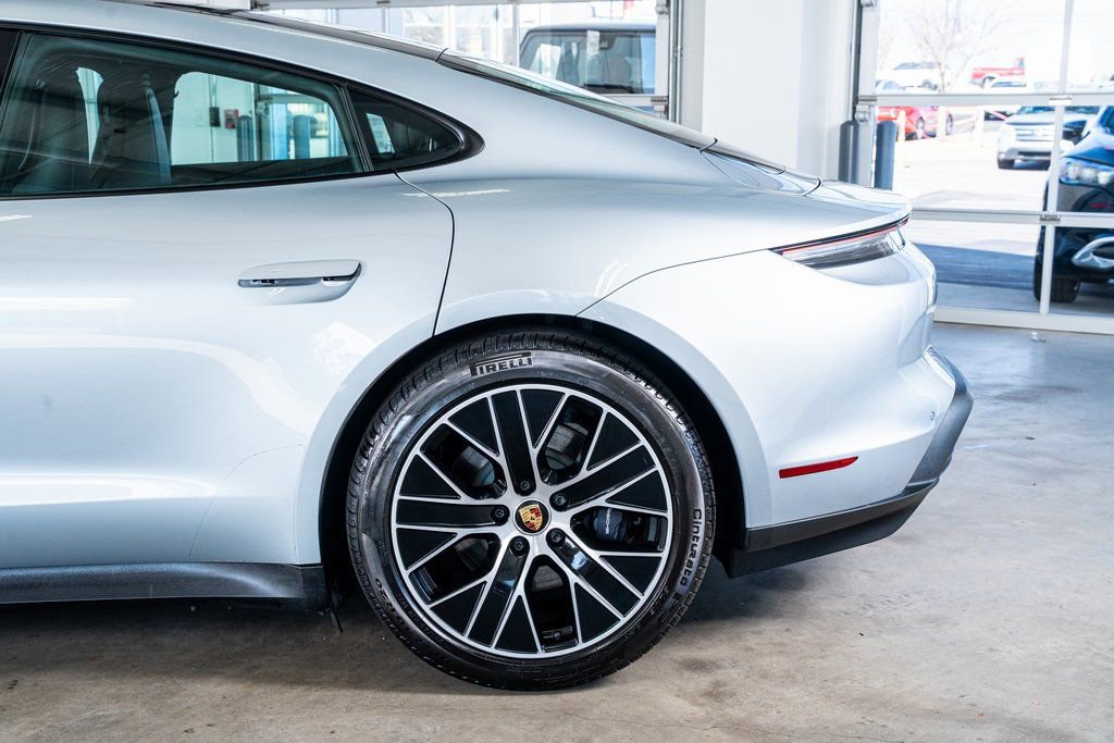 Used 2024 Porsche Taycan image 20