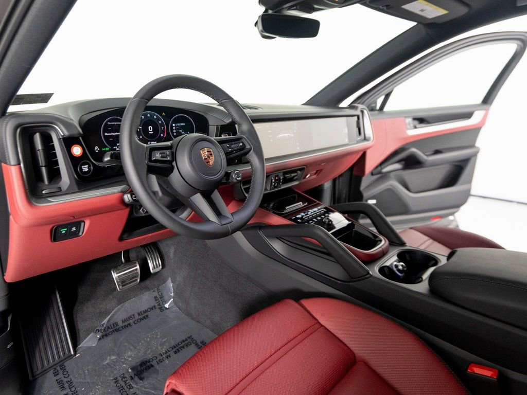 New 2026 Porsche Cayenne S image 4