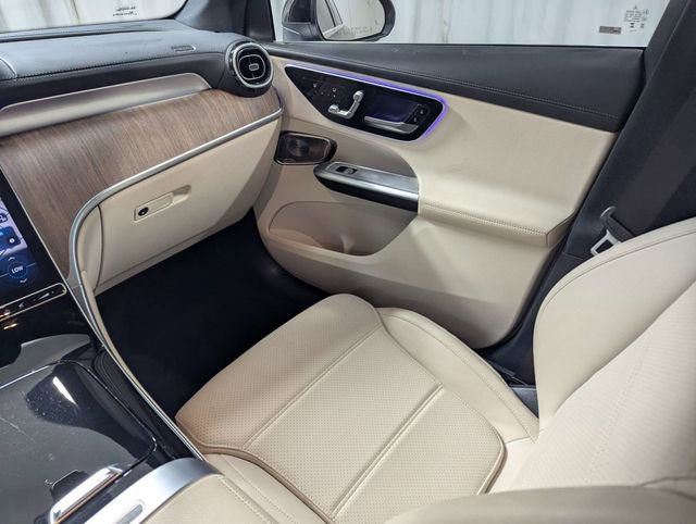 Used 2023 Mercedes-Benz GLC 300 w/ Exclusive Trim Package image 8