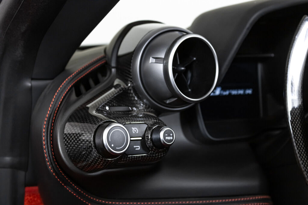 Certified 2021 Ferrari F8 Tributo RWD image 32