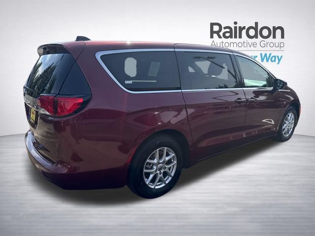 Used 2023 Chrysler Voyager LX FWD image 7