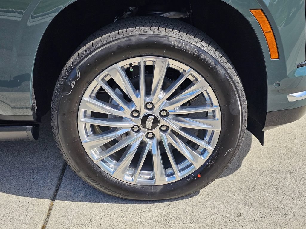 New 2026 Cadillac Escalade Luxury w/ Touring Package AWD/4WD image 9