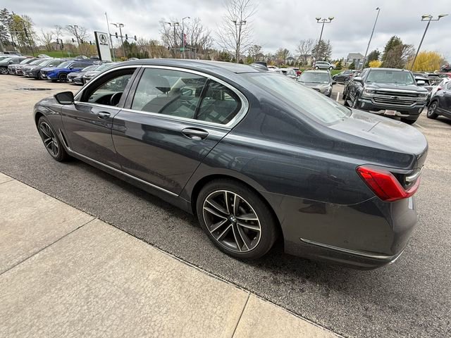 Used 2020 BMW 750i xDrive AWD/4WD image 3