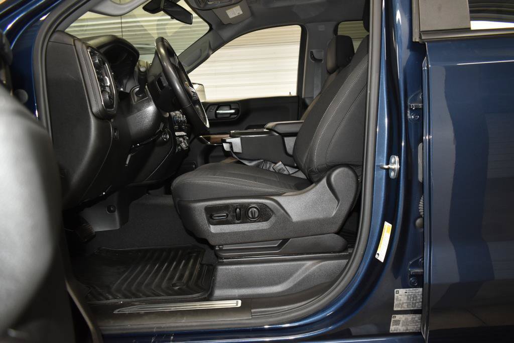 Used 2020 Chevrolet Silverado 1500 LT w/ All-Star Edition AWD/4WD image 3