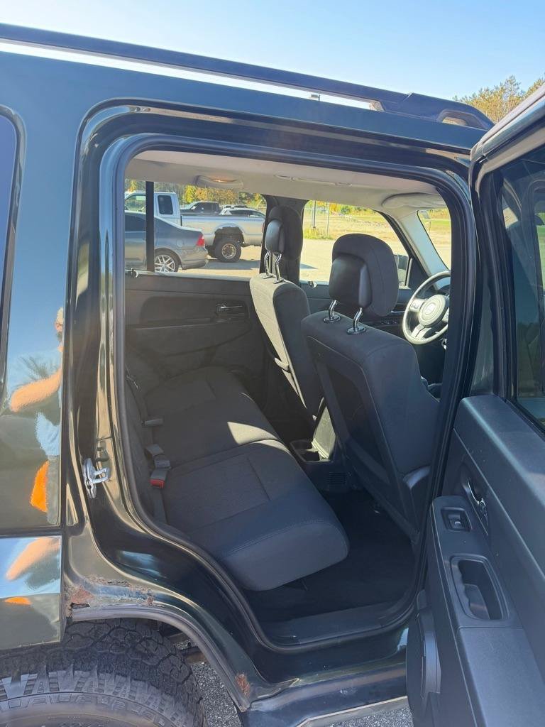 Used 2011 Jeep Liberty Sport w/ Popular Equipment Group AWD/4WD image 18