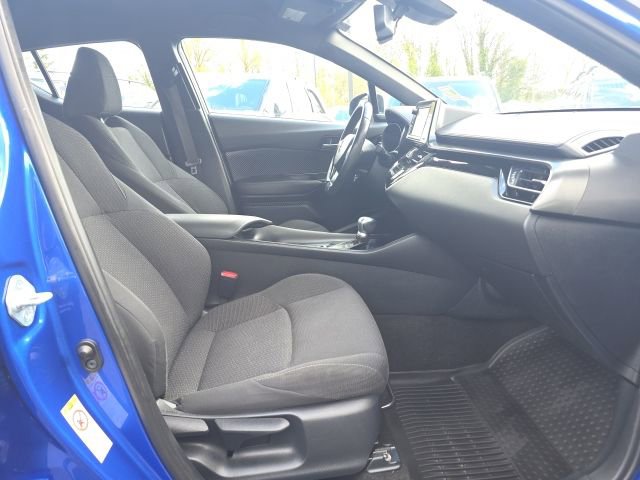 Used 2018 Toyota C-HR XLE image 21