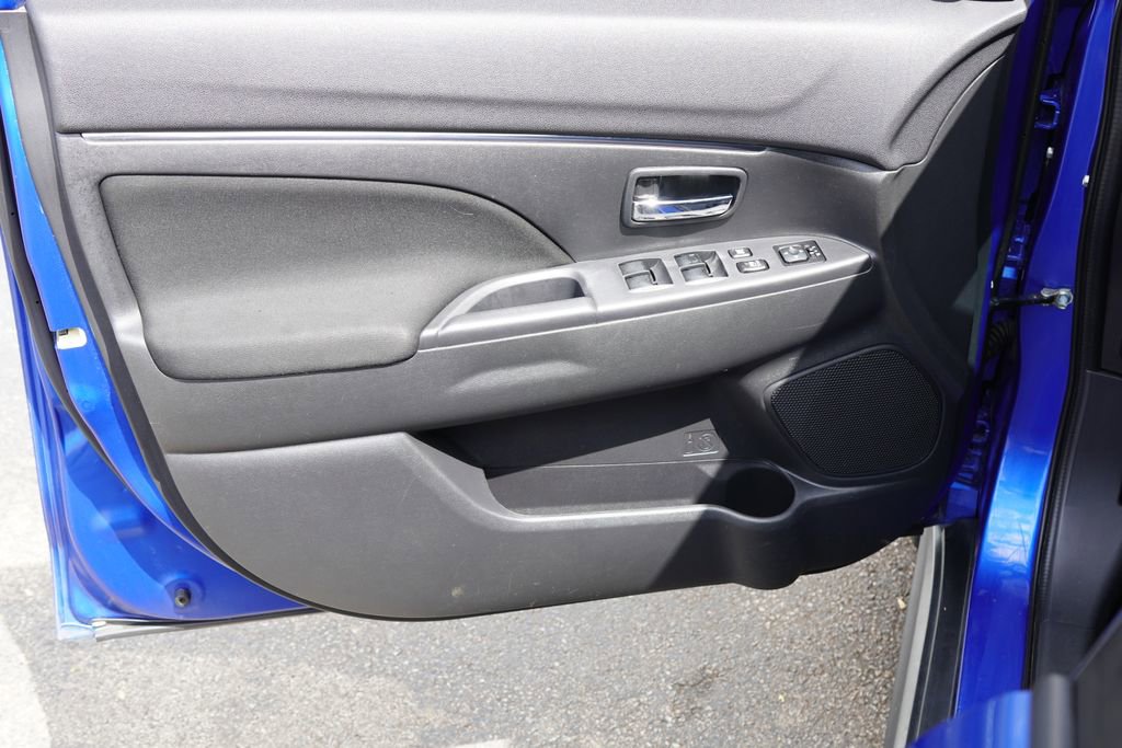 Used 2017 Mitsubishi Outlander Sport ES FWD image 9