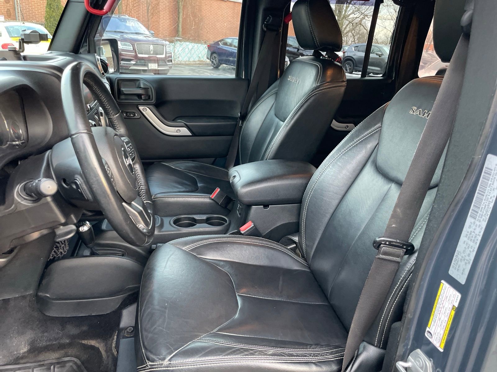 Used 2017 Jeep Wrangler Unlimited Sahara w/ Connectivity Group image 18