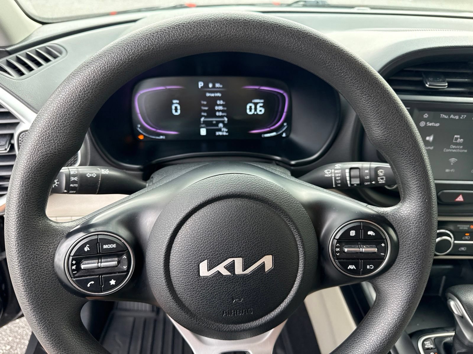 Used 2025 Kia Soul LX FWD image 28