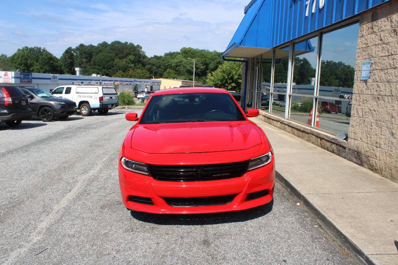 Used 2018 Dodge Charger SXT image 2