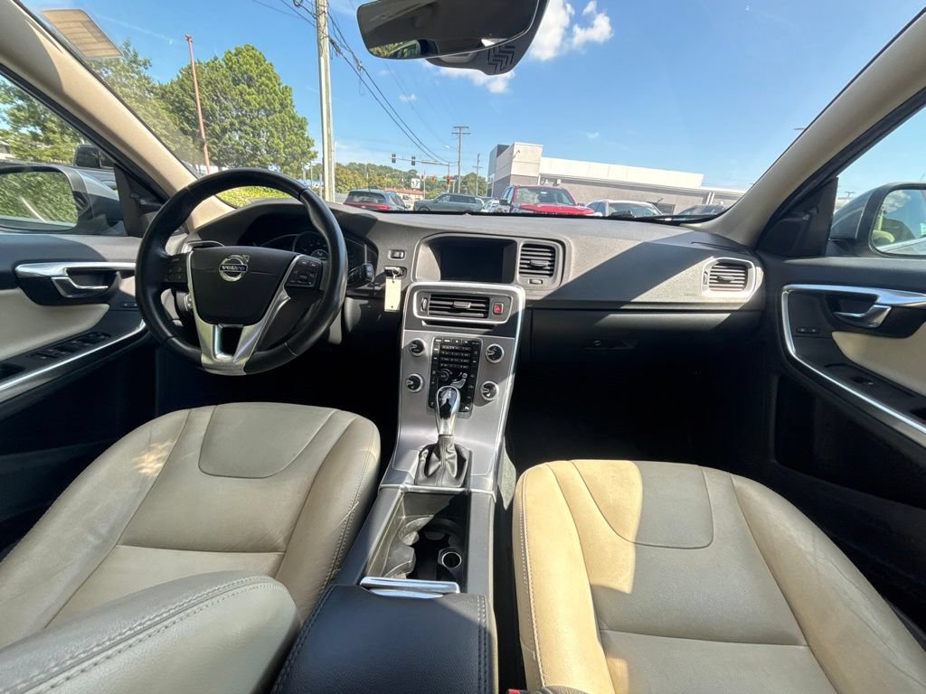 Used 2017 Volvo V60 T5 Premier FWD image 18