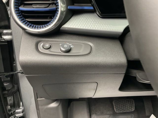 New 2026 Chevrolet Trax LT w/ Driver Confidence Package image 12