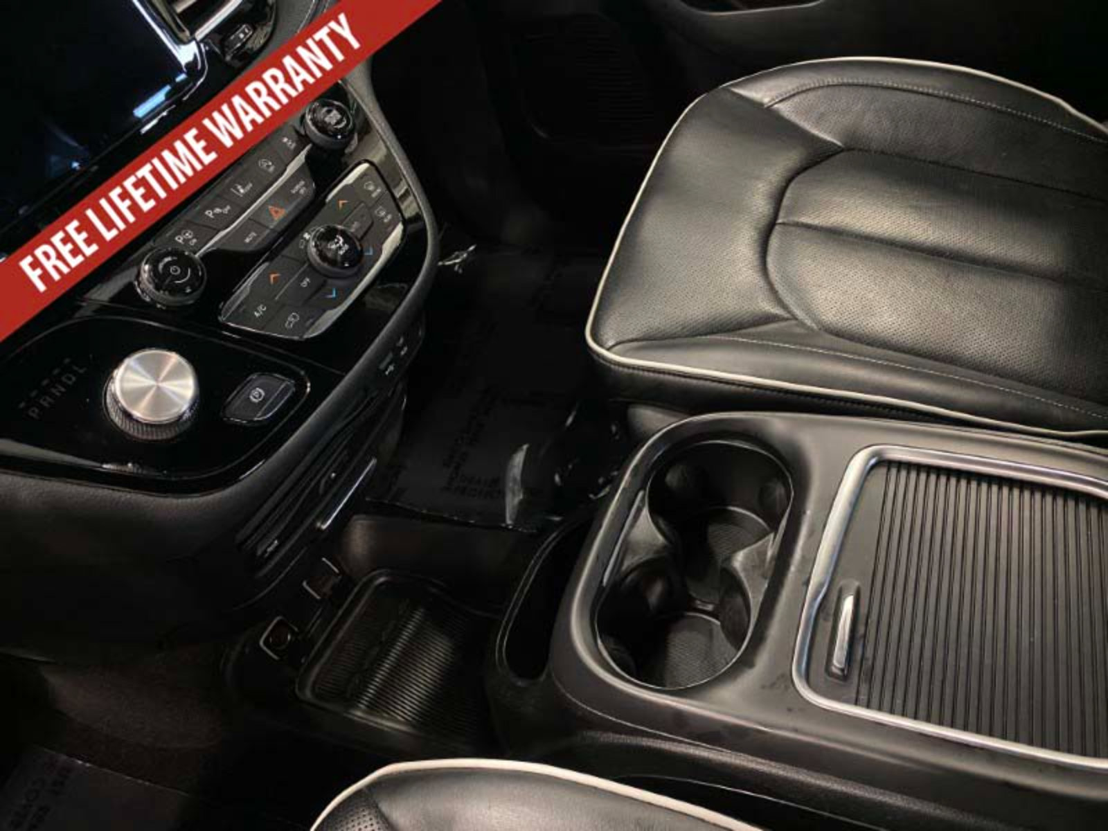 Used 2020 Chrysler Pacifica Limited w/ Advanced Safetytec Group FWD image 47