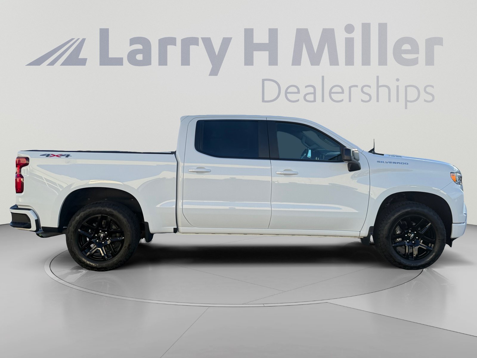 Used 2025 Chevrolet Silverado 1500 RST w/ LPO, Dark Essentials Package AWD/4WD image 6