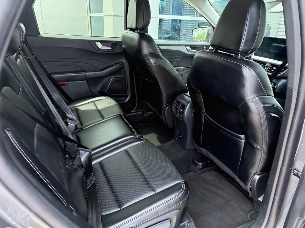 Used 2025 Ford Escape Platinum AWD/4WD image 20