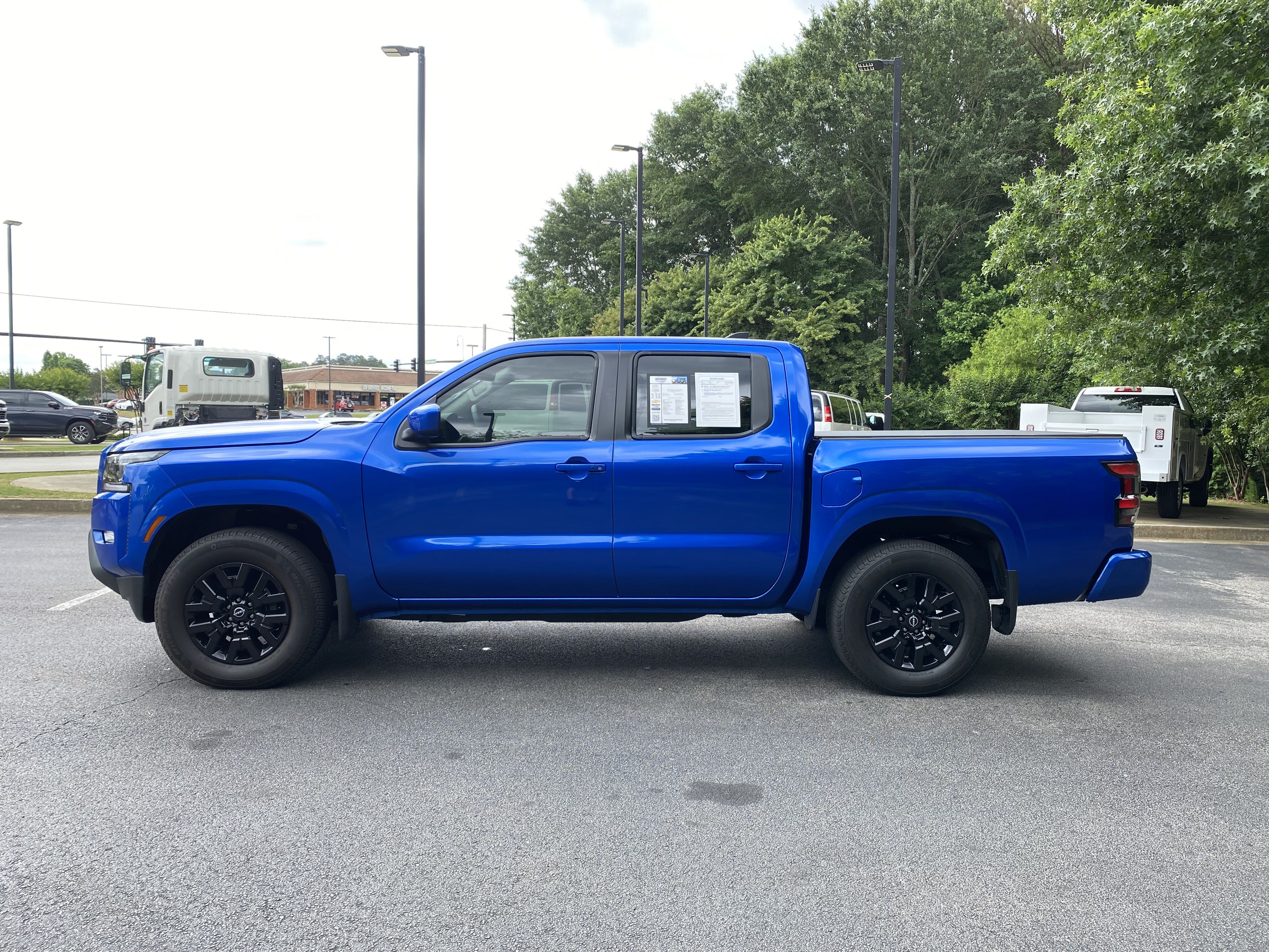 Used 2024 Nissan Frontier SL w/ Technology Package AWD/4WD image 6
