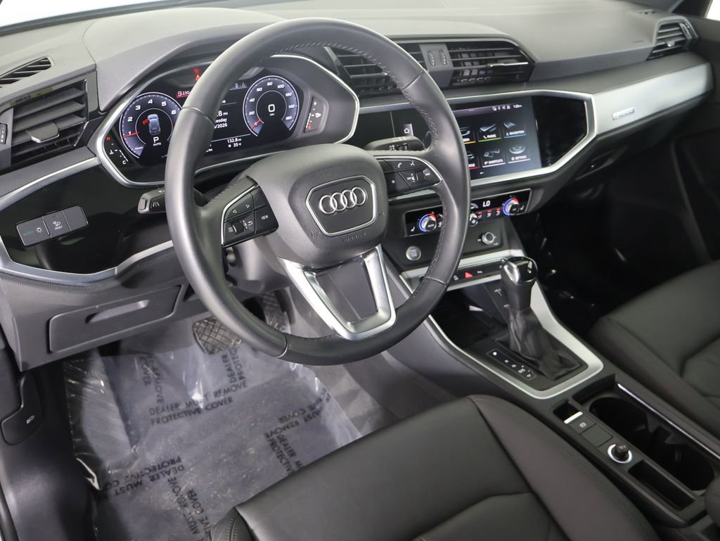 Used 2020 Audi Q3 2.0T Premium Plus image 2