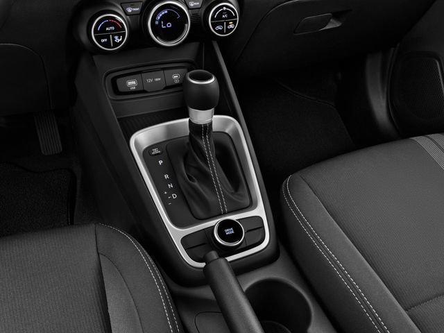 Used 2025 Hyundai Venue SEL FWD image 9