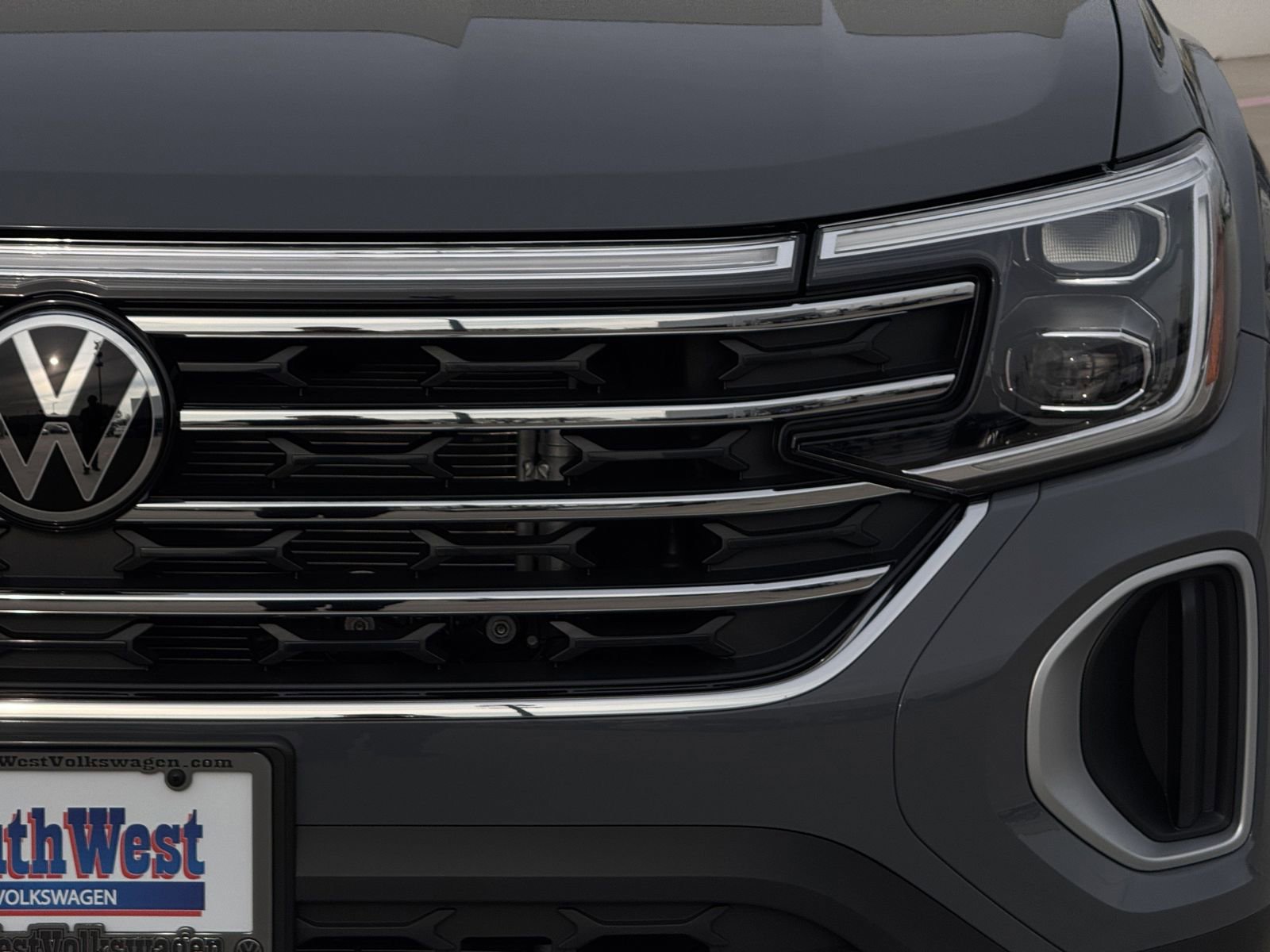 New 2026 Volkswagen Atlas SE image 8