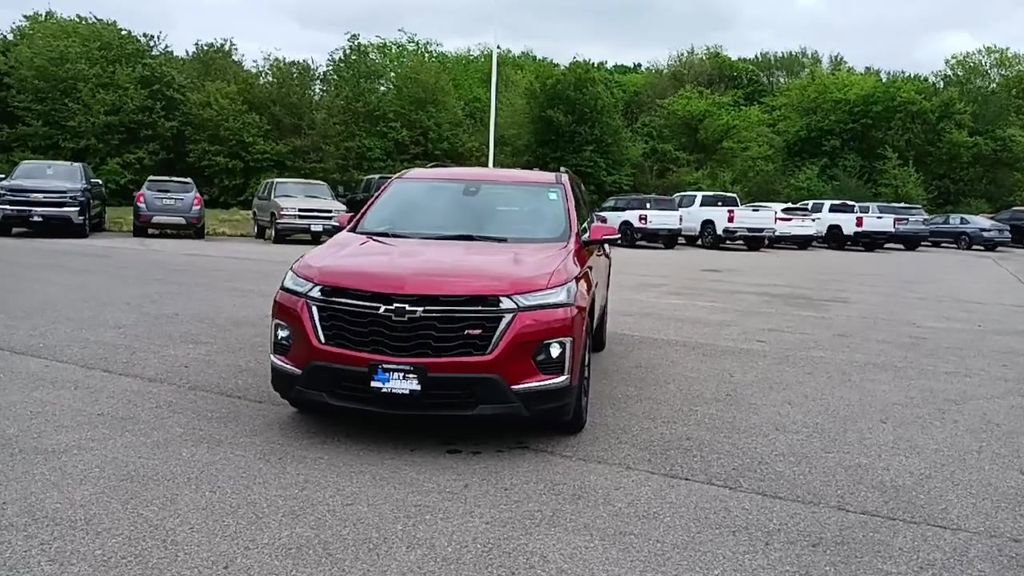 Used 2023 Chevrolet Traverse RS image 3