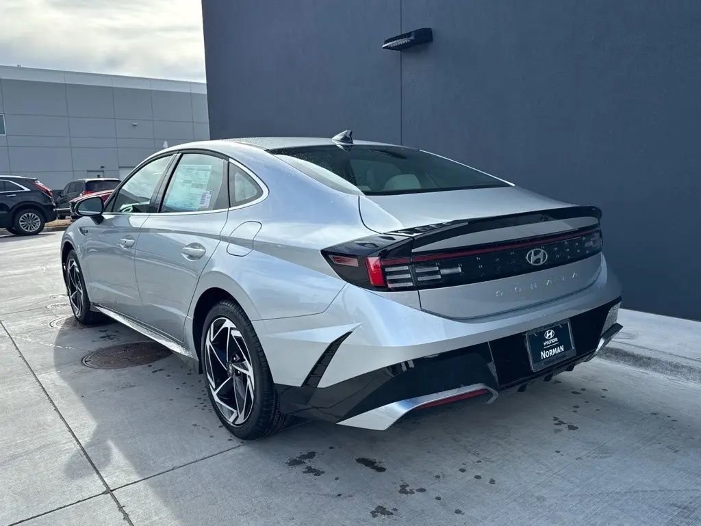 New 2026 Hyundai Sonata SEL FWD image 2