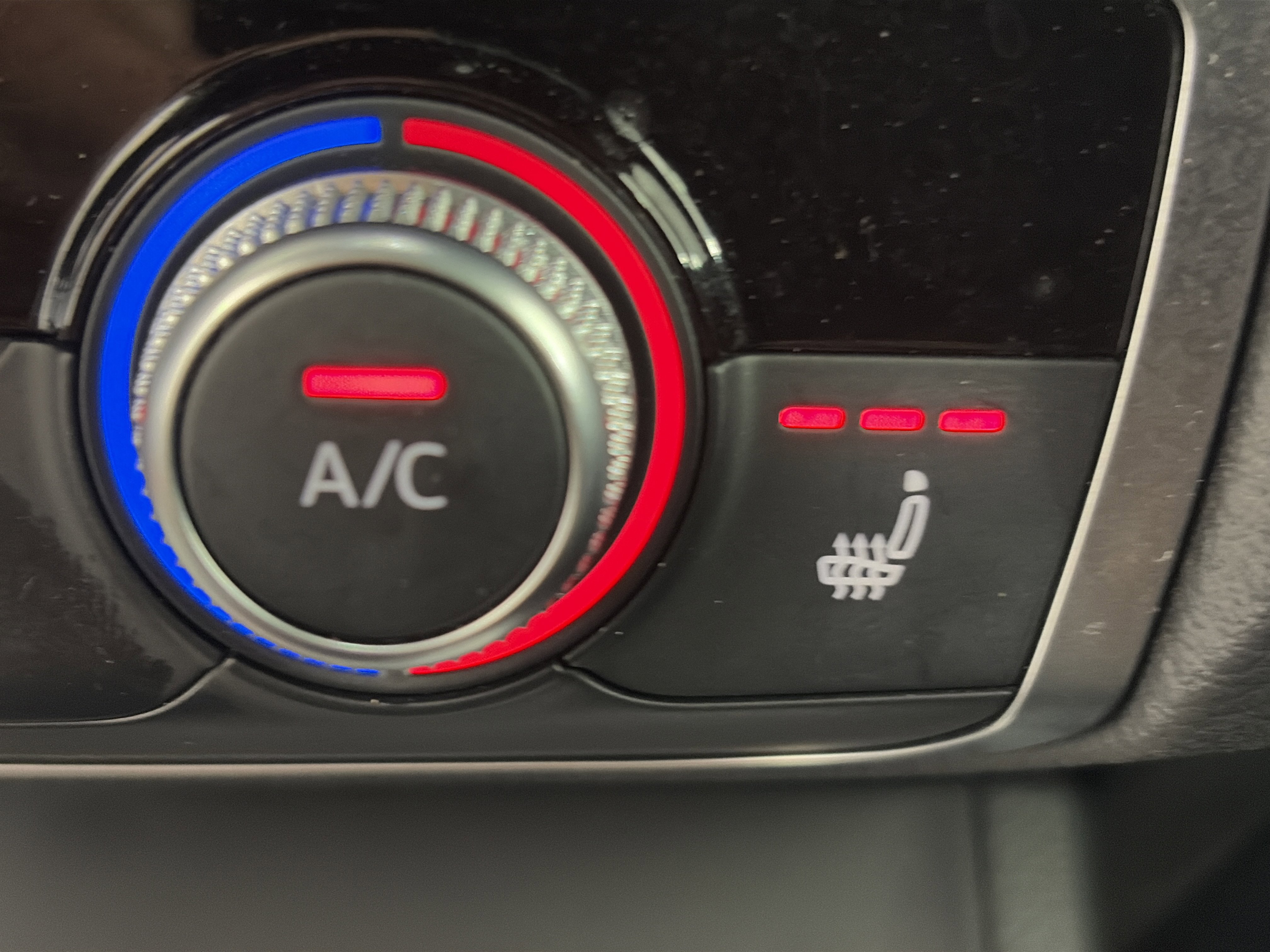 Used 2025 Audi Q3 2.0T Premium image 26