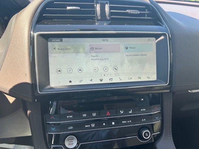 Used 2020 Jaguar F-PACE Prestige image 27