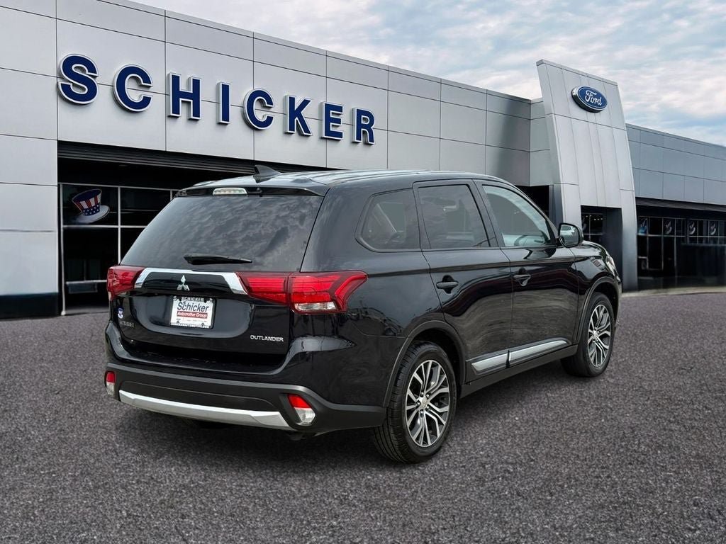 Used 2018 Mitsubishi Outlander SE FWD image 2