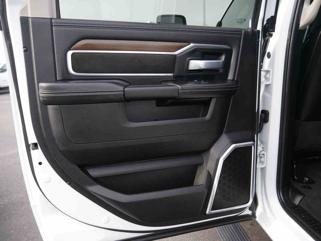 Used 2024 RAM 2500 Laramie image 17