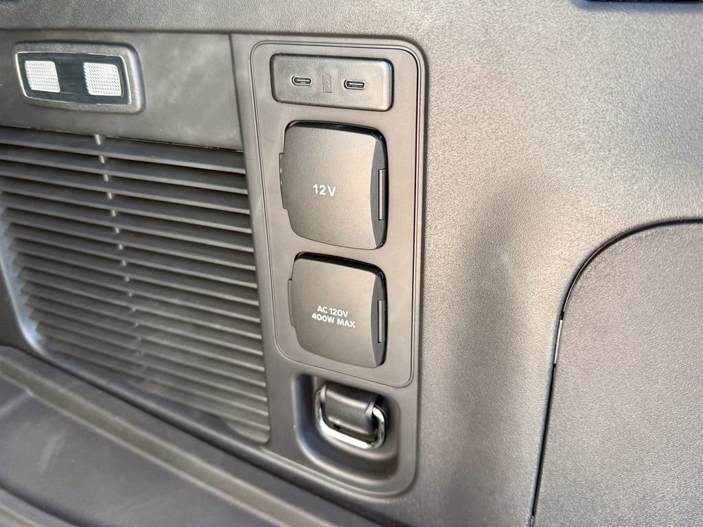 New 2025 Ford Expedition Platinum w/ Stealth Performance Package image 17