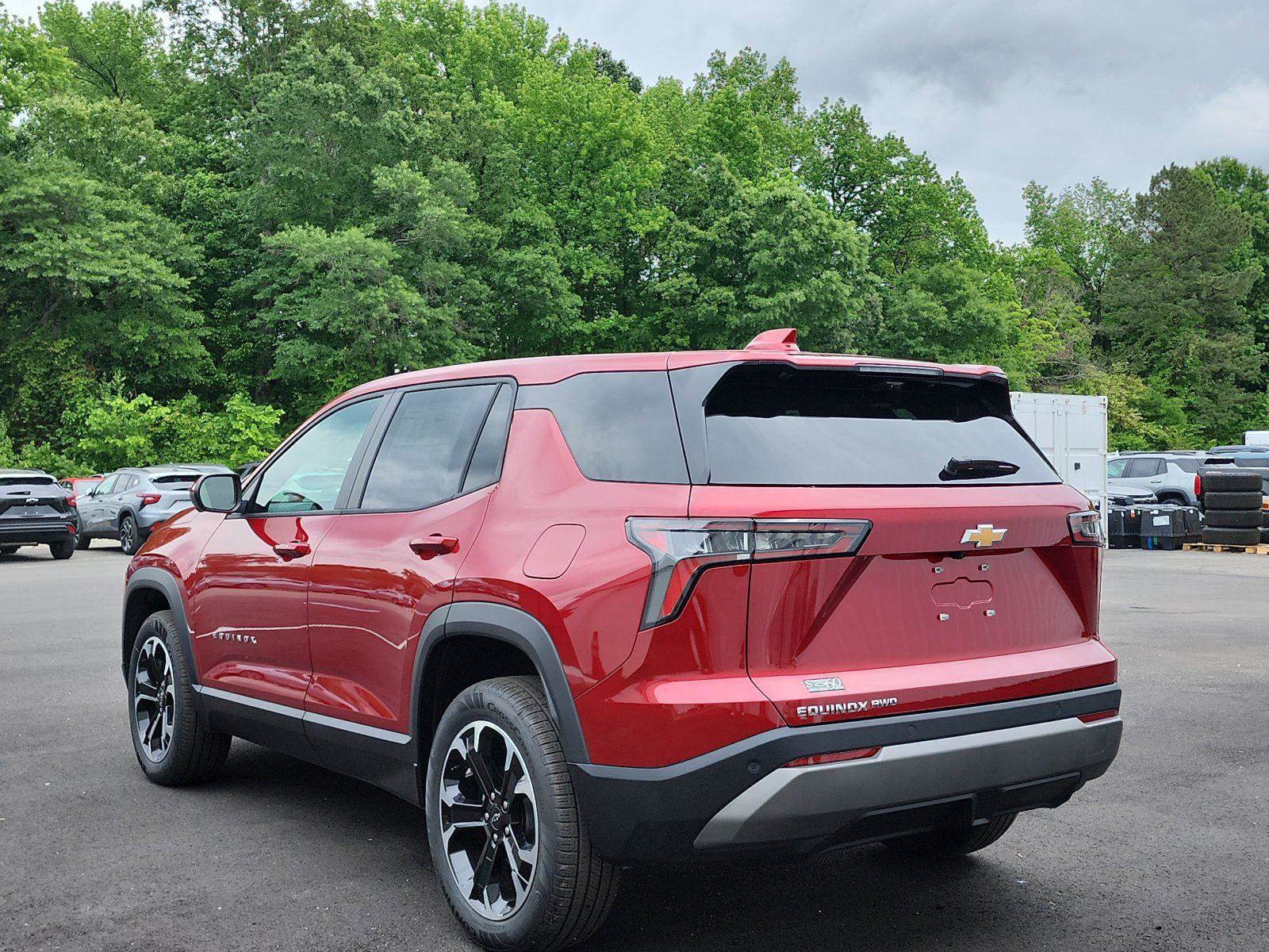 New 2026 Chevrolet Equinox LT AWD/4WD image 3