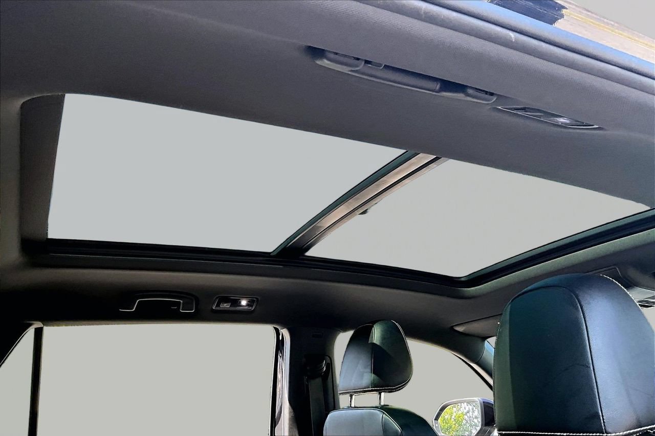 Used 2022 Volkswagen Atlas Cross Sport SE w/ Panoramic Sunroof Package AWD/4WD image 15
