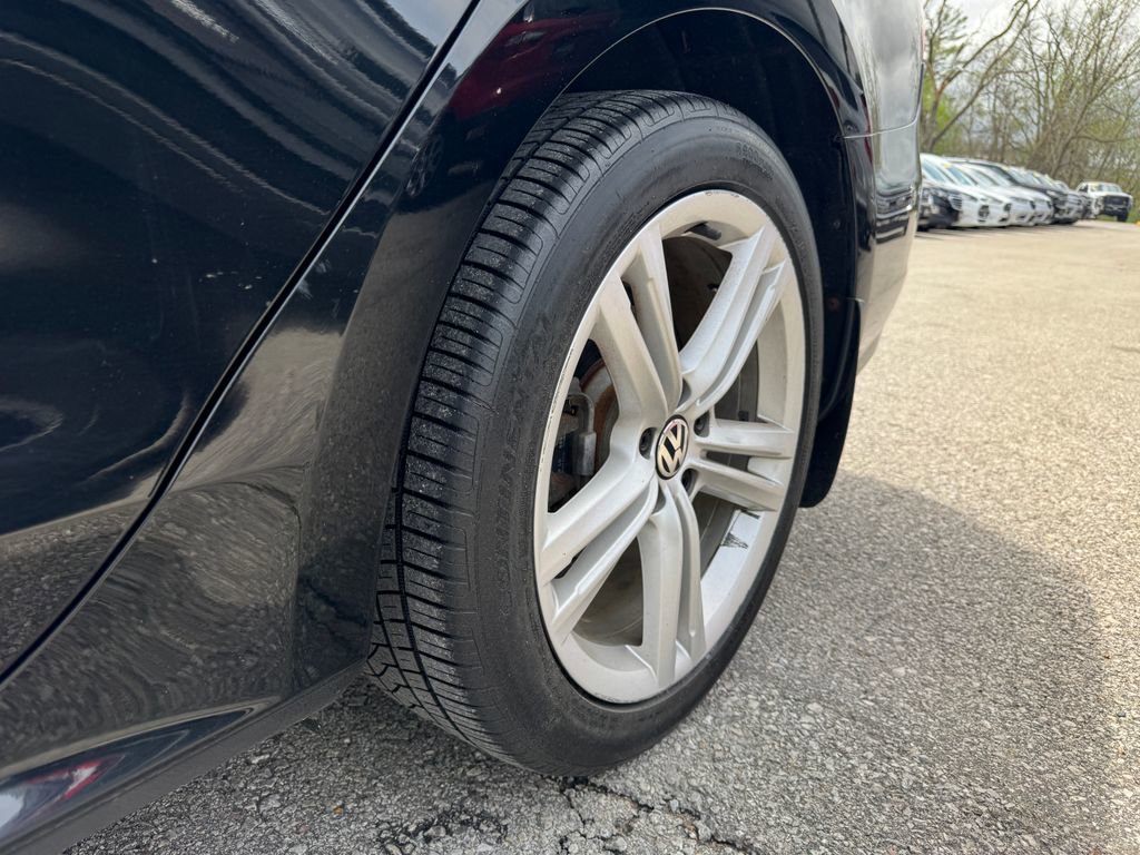 Used 2014 Volkswagen Passat 2.5 SE FWD image 9