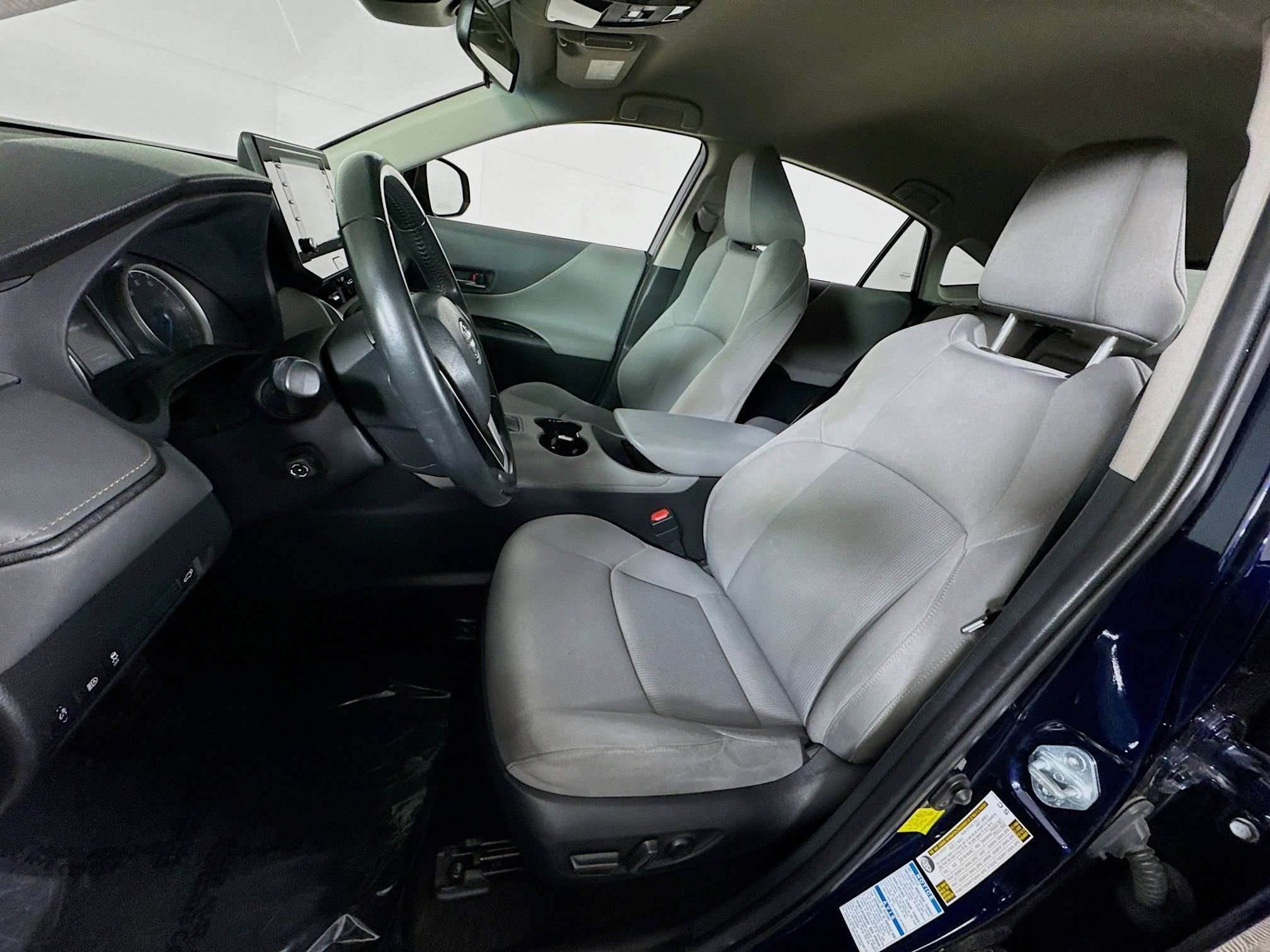 Certified 2021 Toyota Venza LE image 12