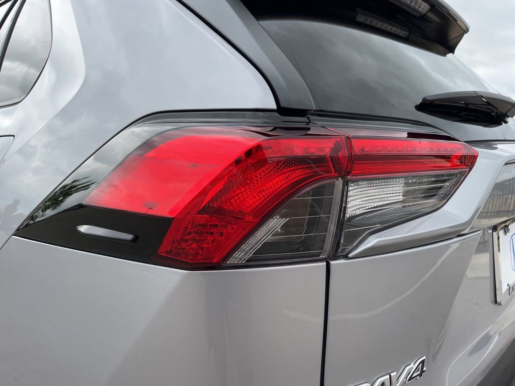 Used 2023 Toyota RAV4 XLE w/ Convenience Package FWD image 7