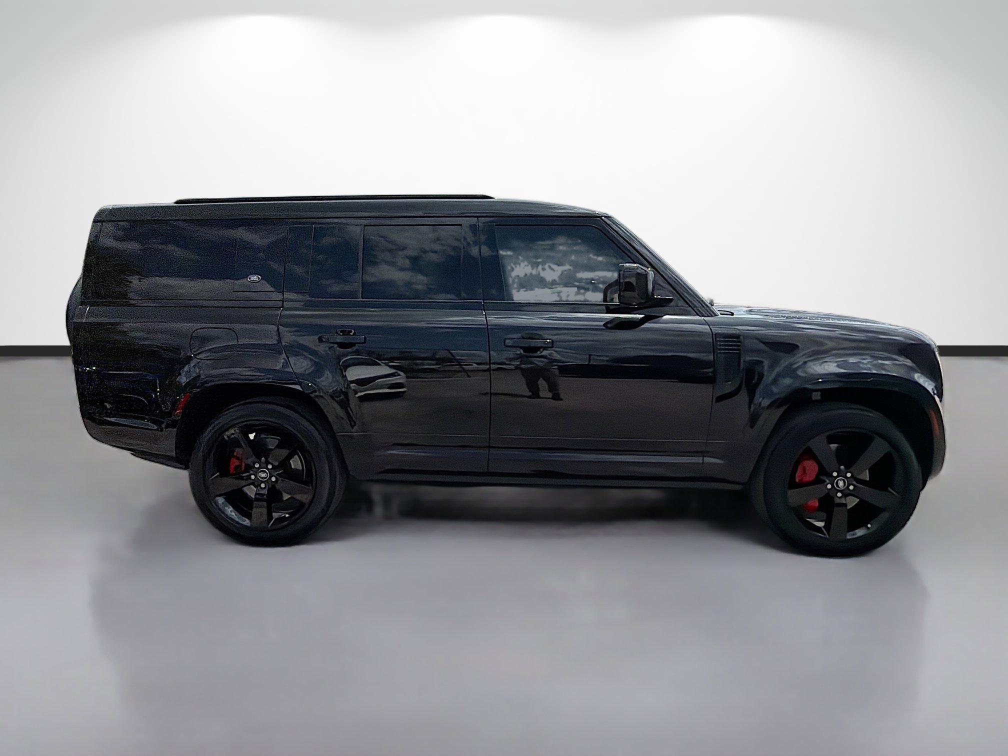 Used 2023 Land Rover Defender 130 X-Dynamic SE AWD/4WD image 6